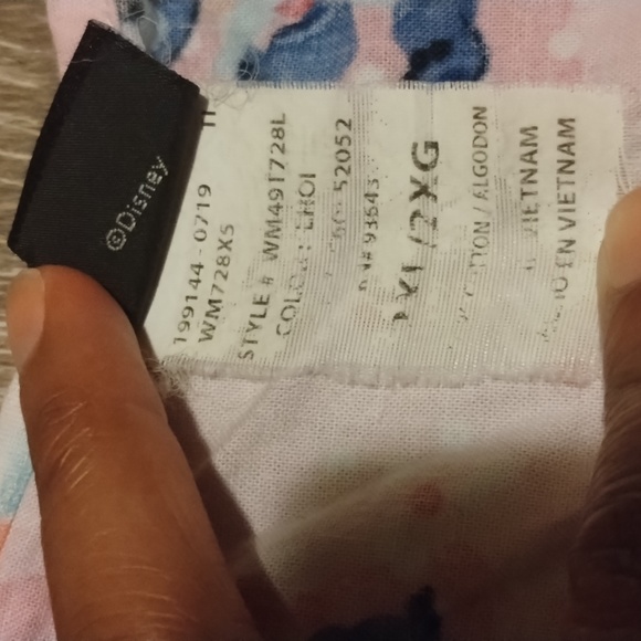 Pink Scrub Top Disney Lilo & Stitch Womens Shirt V Neck Christmas Winter 2XG - Picture 8 of 9